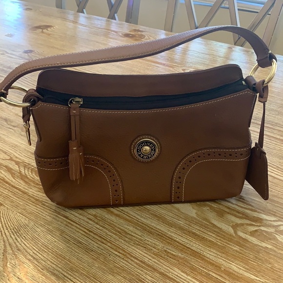Dooney and Bourke pebble grain leather purse